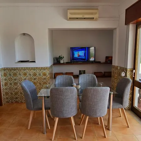 T3 - 1ºesq Beira Mar 11 - Casas & Papeis Armação de Pêra