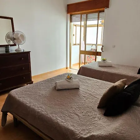 Apartamento T3 - 1ºesq Beira Mar 11 - Casas & Papeis *