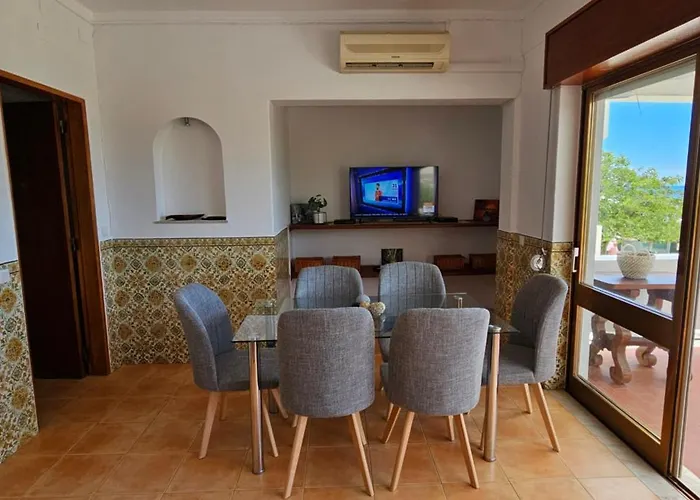 T3 - 1ºesq Beira Mar 11 - Casas & Papeis Armação de Pêra