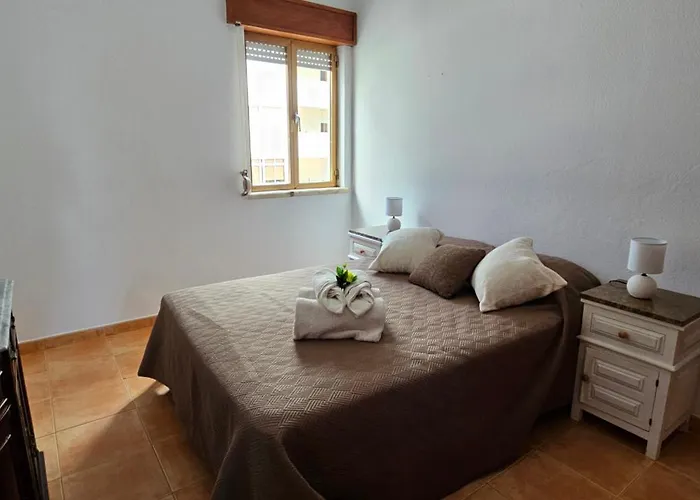 T3 - 1ºesq Beira Mar 11 - Casas & Papeis Armação de Pêra